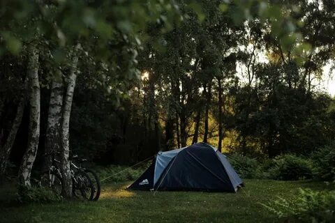 Кемпинг на природе фото.