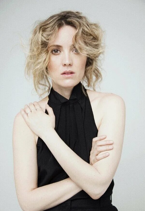 Эвелин брошу. Эвелин брошу Evelyne Brochu. Evelyne Brochu hot. Эвелин Мари Леа Кассандра брошу.