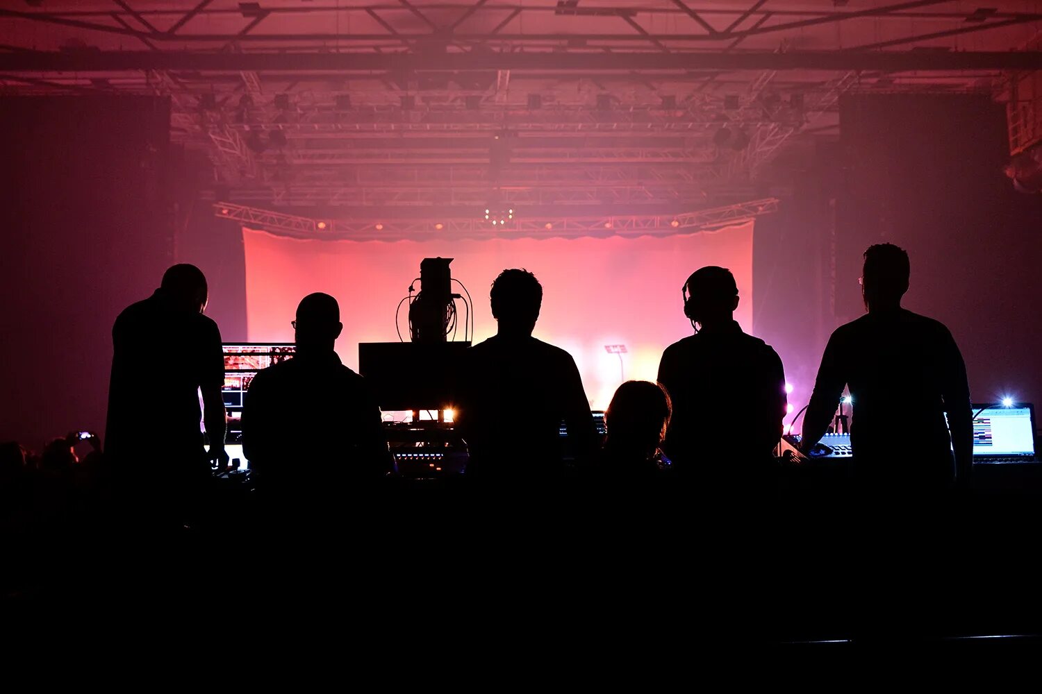 Possible events. Events hybrid format. events hybrid format europe. foreign events hybrid format. godlikeproductions картинка.