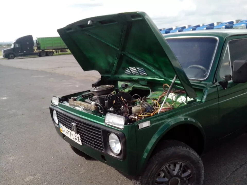 капот "аллигатор" - Lada 4x4 3D, 1,6 л, 1987 года кузовной ремонт DRIVE2