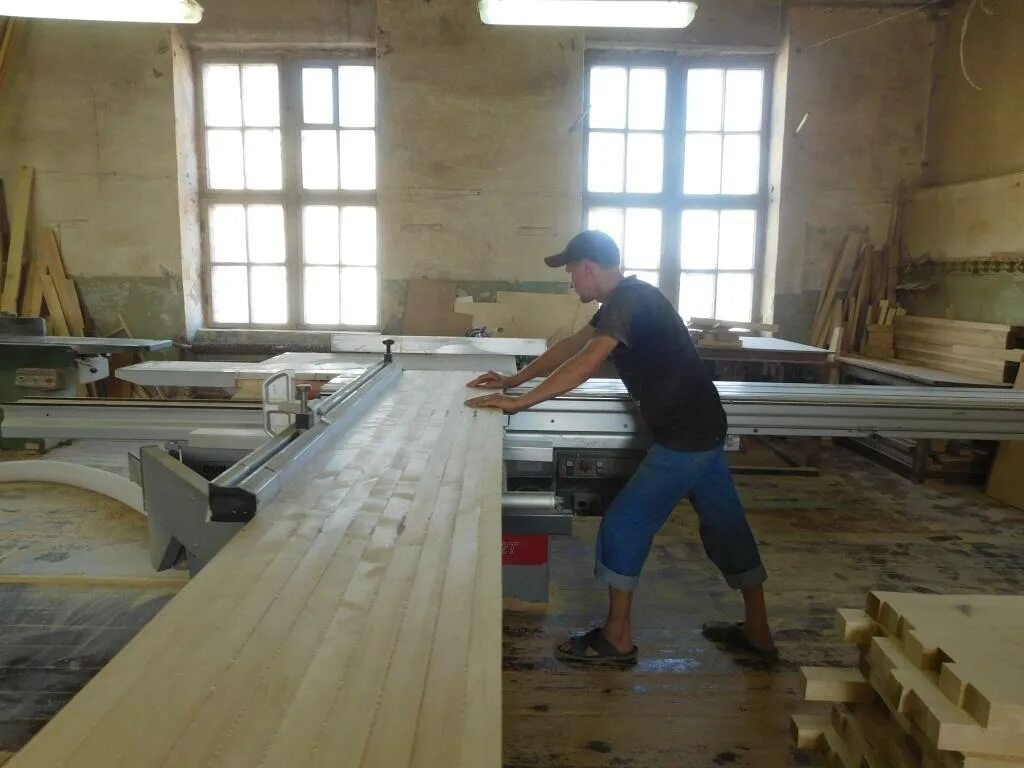 Столярная мастерская аренда. Столярные цеха в москве. Столярный цех в алдане. Проект столярного цеха. Маргту столярная мастерская.