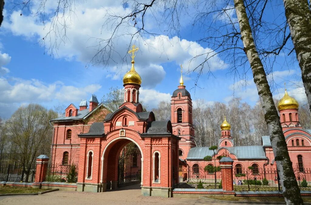 храм михаила архангела в орле расписание богослужений. интерьер храма архангела гавриила москва. собор архангела гавриила в жуковском. собор архангела михаила богослужения. храм часовня архангела гавриила на ходынском поле.