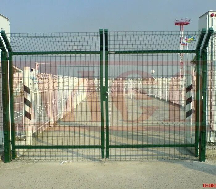 Калитка medium 1,03х1 ral 6005. Ограждение park 3d. Калитка в заборе гардис. Откатные ворота 3д. Ворота со сварной сеткой 3d h 1,5м l 3,0м ral 6005.