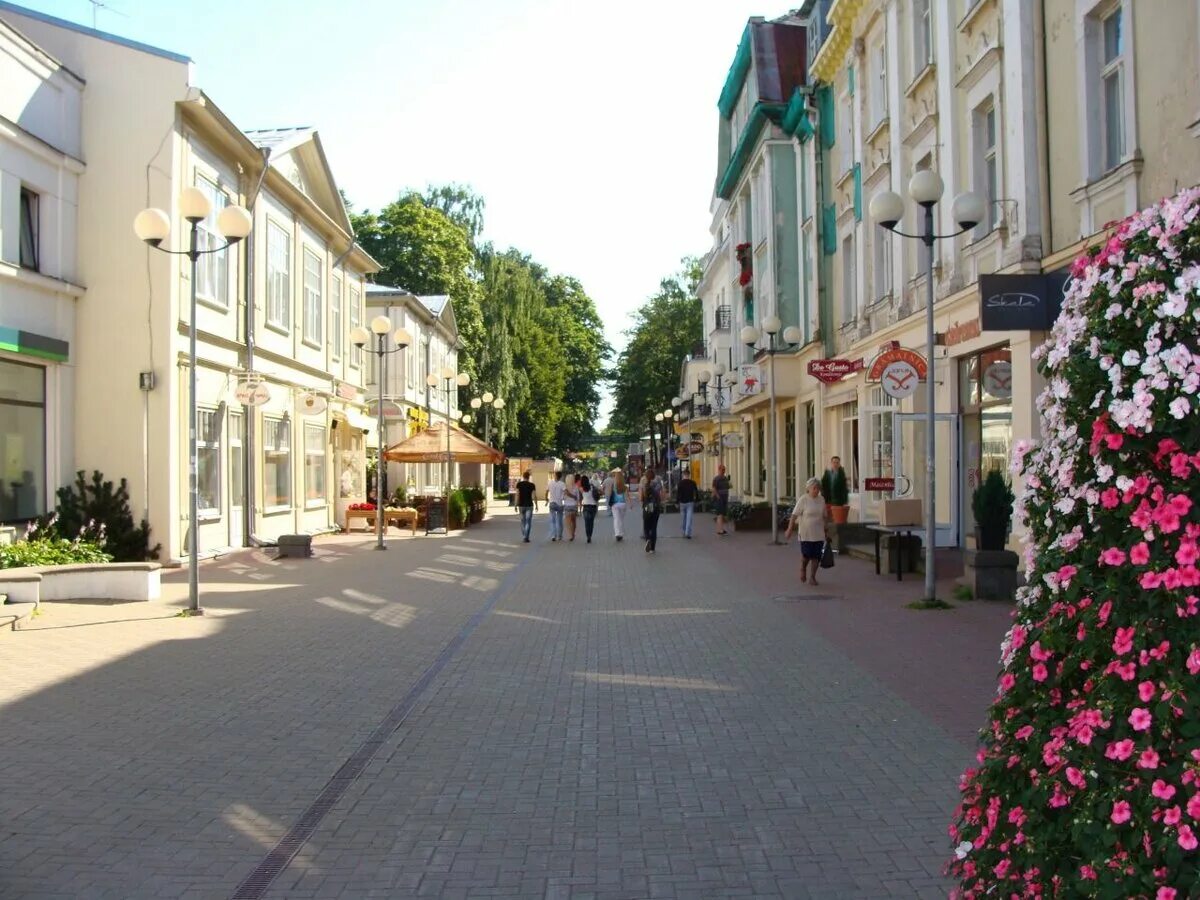 Юрмала 8. Улица йомас юрмала. юрмала центр улица. юрмала улицы города. курортная зона юрмала.
