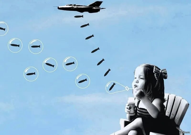 Нужно всем быть против войны. Девочка против войны. Девушки против войны. Девушка с мыльными пузырями. Девочка пускает мыльные пузыри.