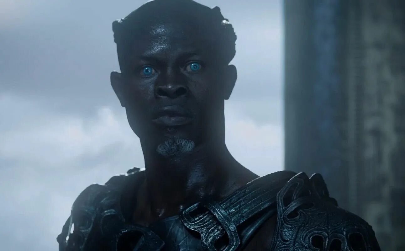 R2-dalek2. карен гиллан доктор кто. Who star. C3po дроид женщина. Who star.