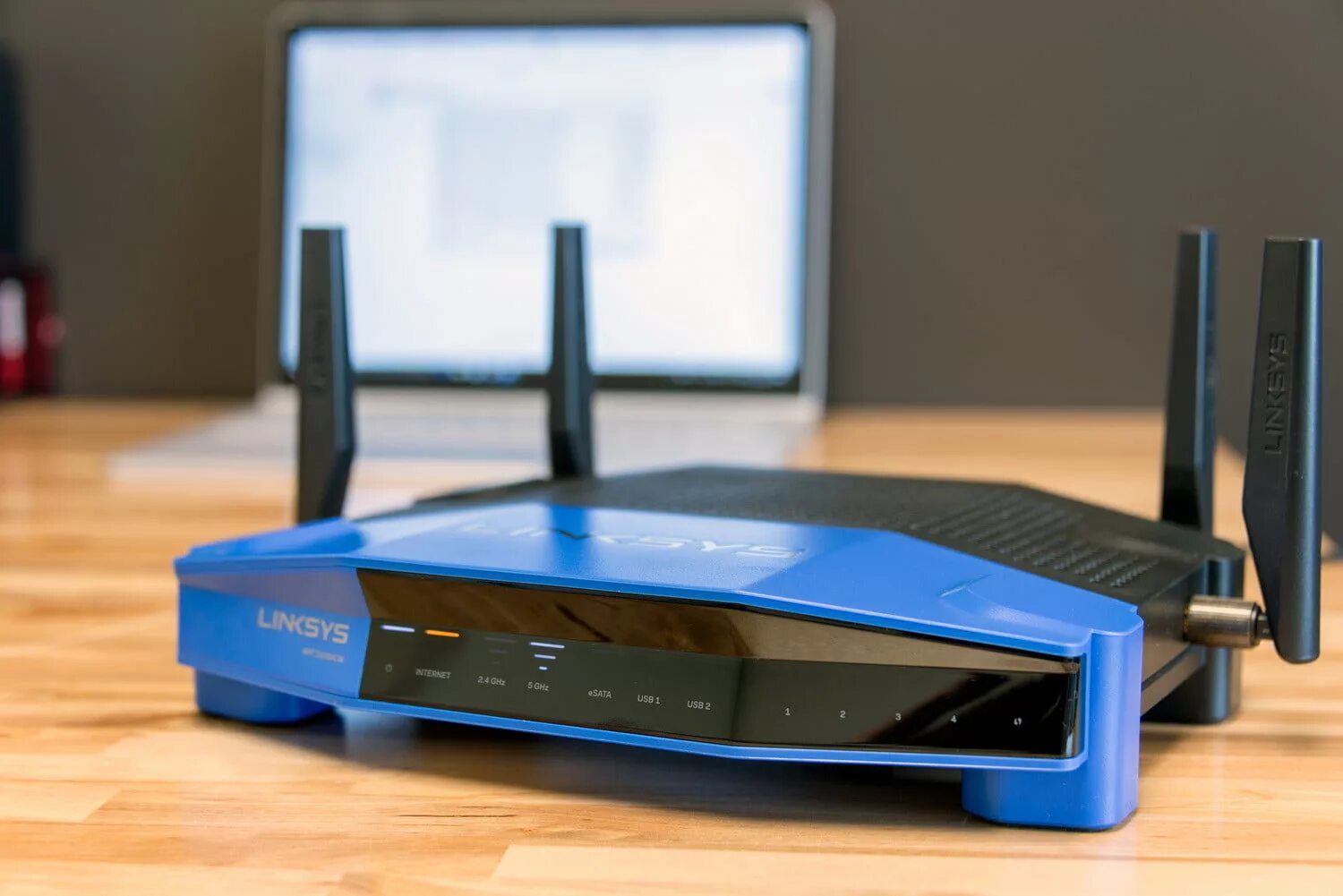 Роутер 6 поколения. Linksys wrt3200acm. Самый новый роутер. Роутер в новой технологии. Роутер шестого поколения.