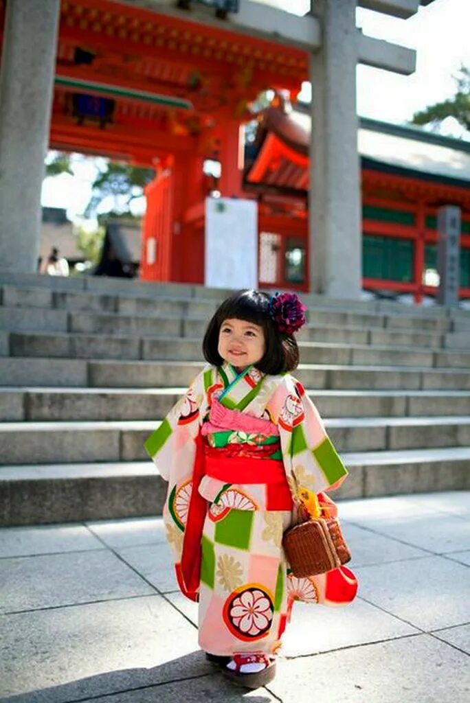 Японки маленькие худые. Кимоно Япония. Японки Токио юката. Юката. Японская юката для детей.