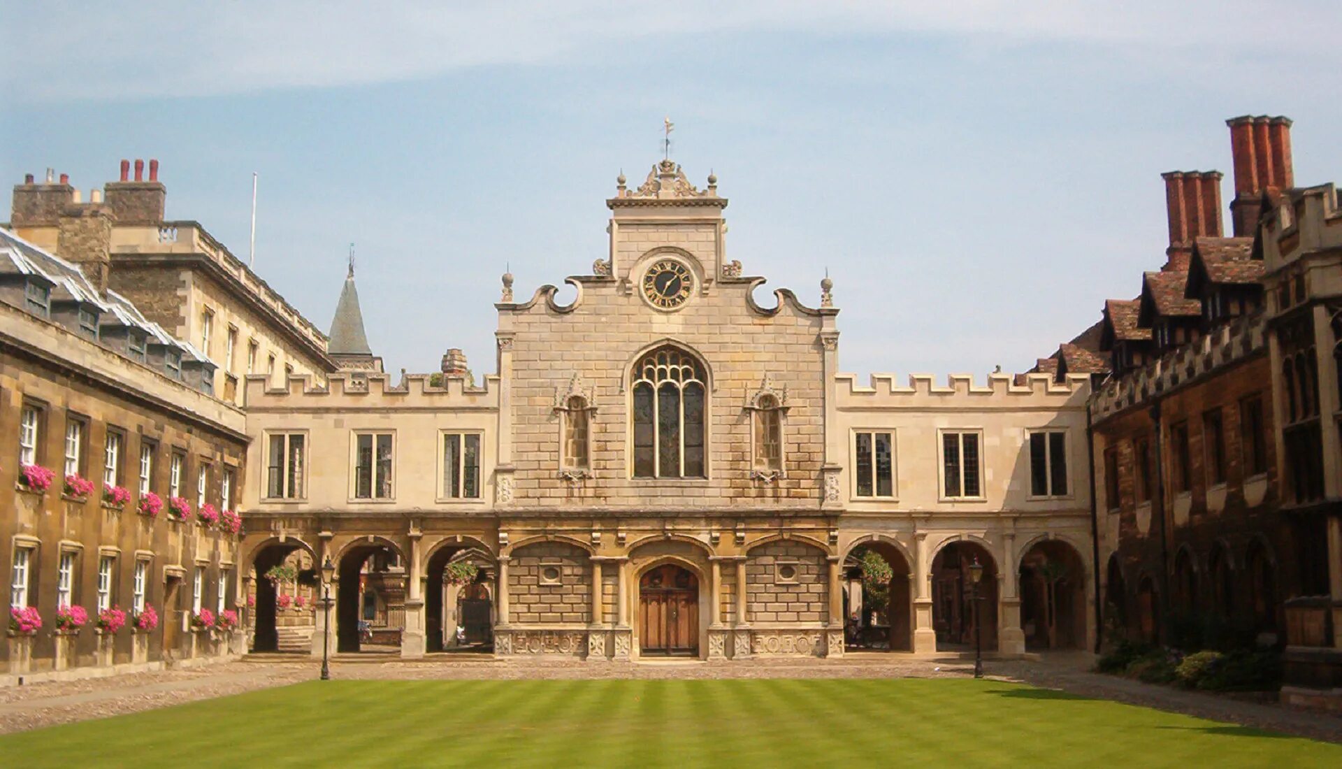 Самый лучший университет в мире. Колледж Святого Петра Кембридж. Колледж Святого Петра (Оксфорд). Кембридж Англия колледжи. Кембридж университет колледжи.