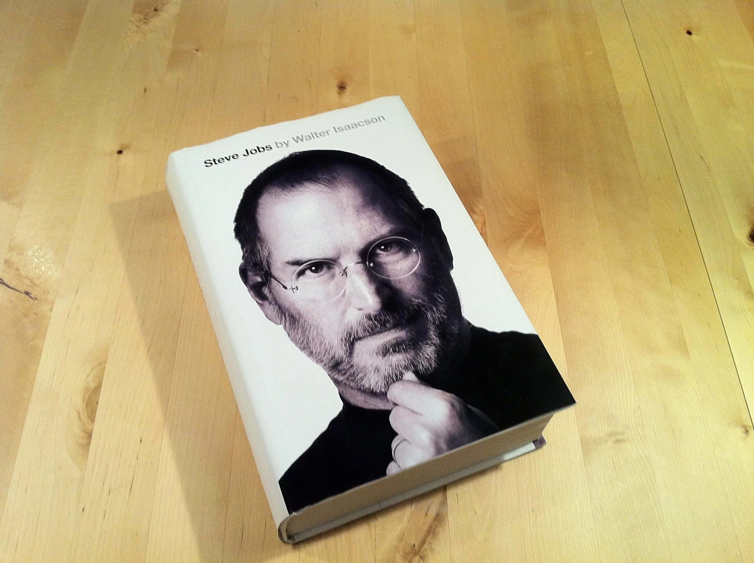 Стив джобс книга айзексон. Уолтер Айзексон "Стив Джобс". Steve jobs Уолтер Айзексон. Стив Джобс Уолтер Айзексон книга. Isaacson Walter "Steve jobs".