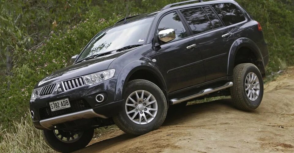Паджеро спорт 2018. Mitsubishi pajero sport ii рестайлинг. Митсубиси паджеро спорт до. Митсубиси паджеро спорт 2 рестайлинг. Pajero 4 и pajero sport.