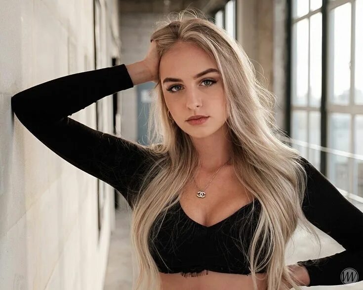 Lina posada платье короткое. Lina posada. Модель lina posada. Lina more. Lina posada мини платье.