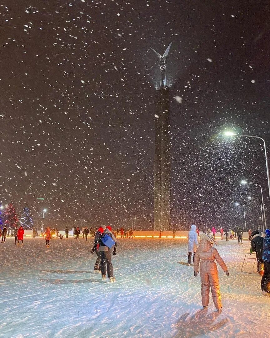 Катки города самары. Каток на площади куйбышева самара. Каток на площади куйбышева самара 2022. Катки города самары. Каток на самарской площади самара.