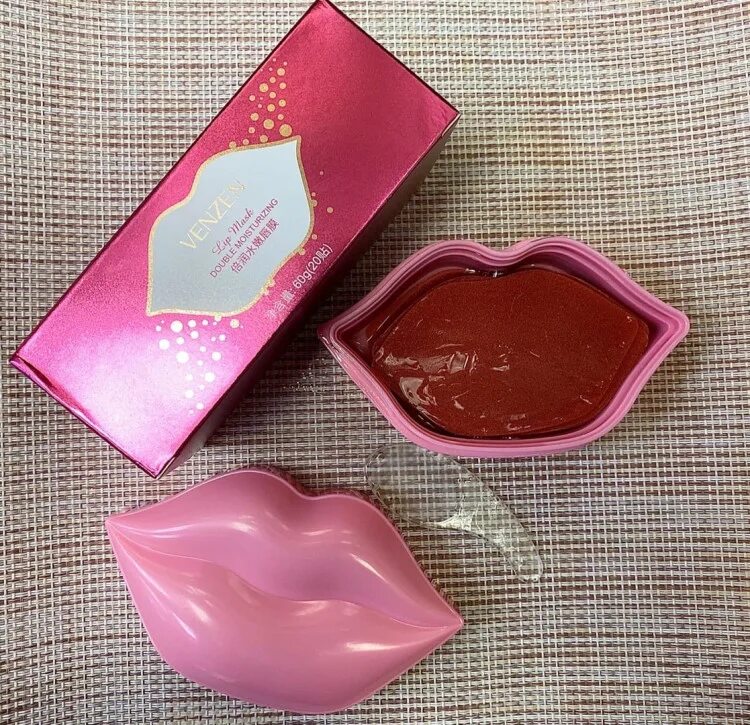 Коробочка для помады белая. Коробочка губы. Huda beauty косметика набор в форме губ. Mwah. Розовая губка в подарок.