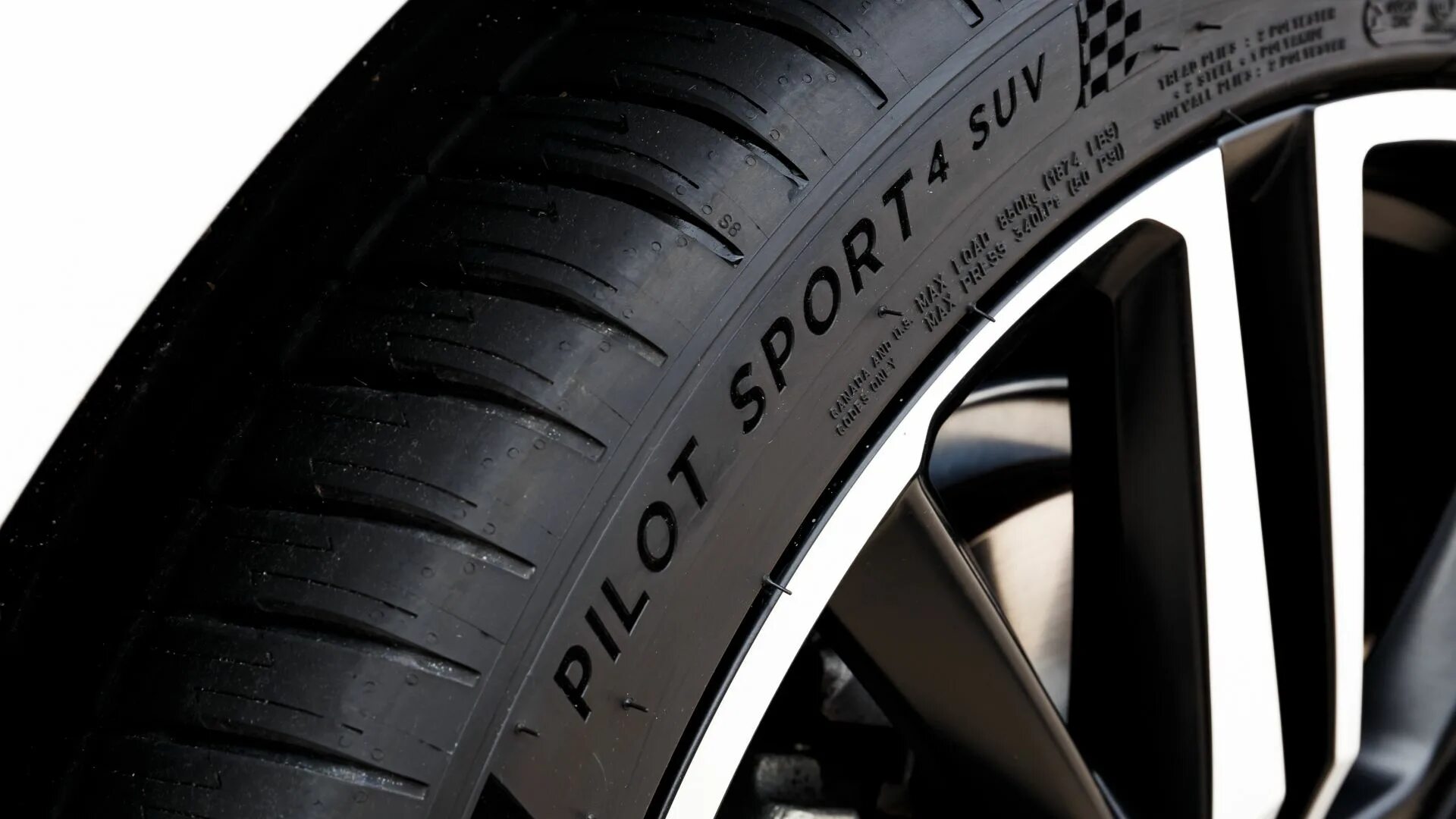 Michelin pilot sport 4 suv отзывы. Michelin Pilot Sport 4. Michelin Pilot Sport 4 SUV. Michelin Pilot Sport 4 SUV 295/40r20. Treadwear Pilot Sport 4s.