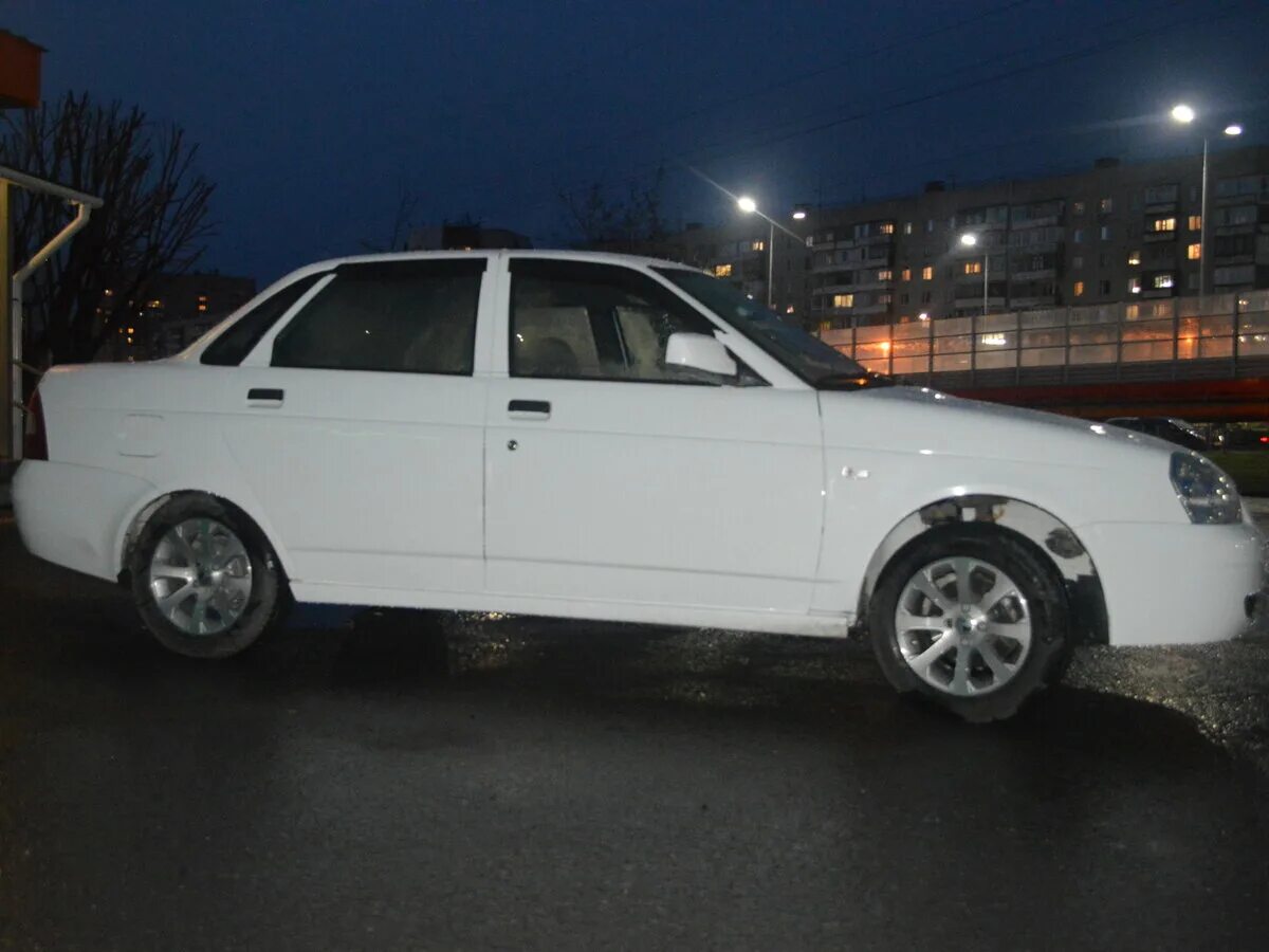 Ford focus седан (dfw) 2. Екатеринбург седан. Модель ford focus 2 седан. Лада приора 2010. Тойота королла 2012 белая.