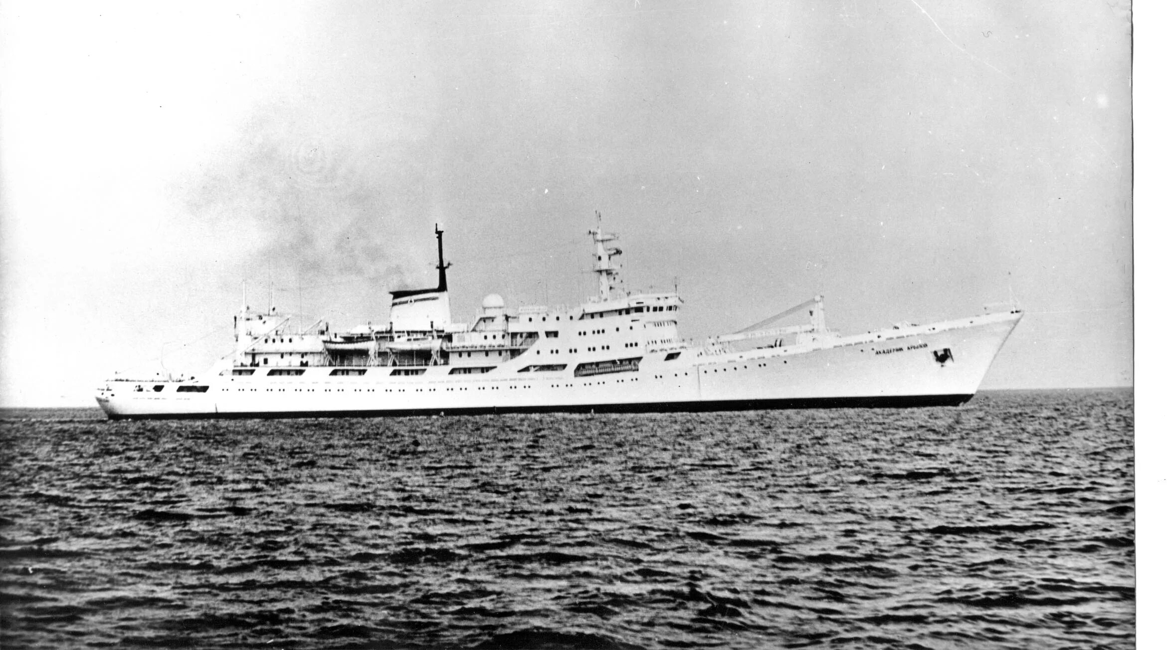 Судно николаевич. Судно николаевич. Гт-9 судно. Судно николаевич. Плавгоспиталь енисей.