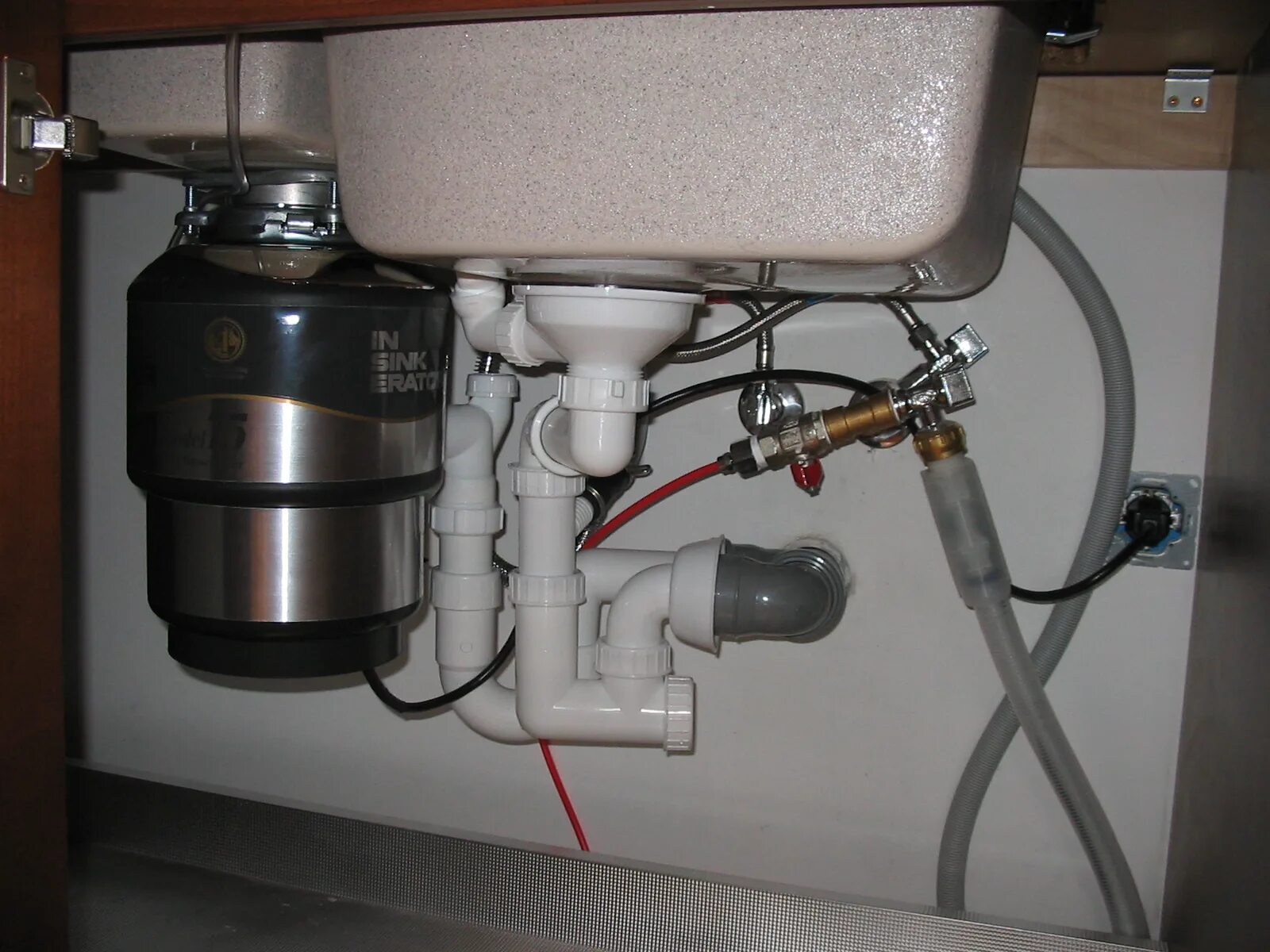 Диспоузер in sink erator. Insinkerator s56. проточный водонагреватель insinkerator. измельчитель insinkererstor model 65 монтвж. insinkerator s60 предохранитель.