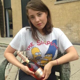 Kiera McNally's Wiki, age, body, relationship with Mac DeMarco.