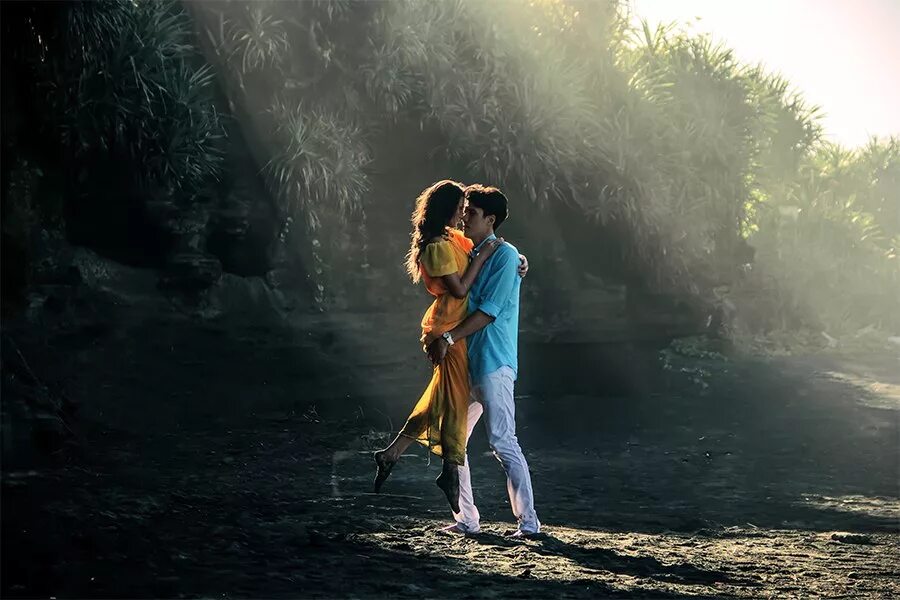 Момент их лучше всего. Яркие моменты жизни. Красивые моменты жизни. Девушка с мыльными пузырями. Радость счастье любовь.