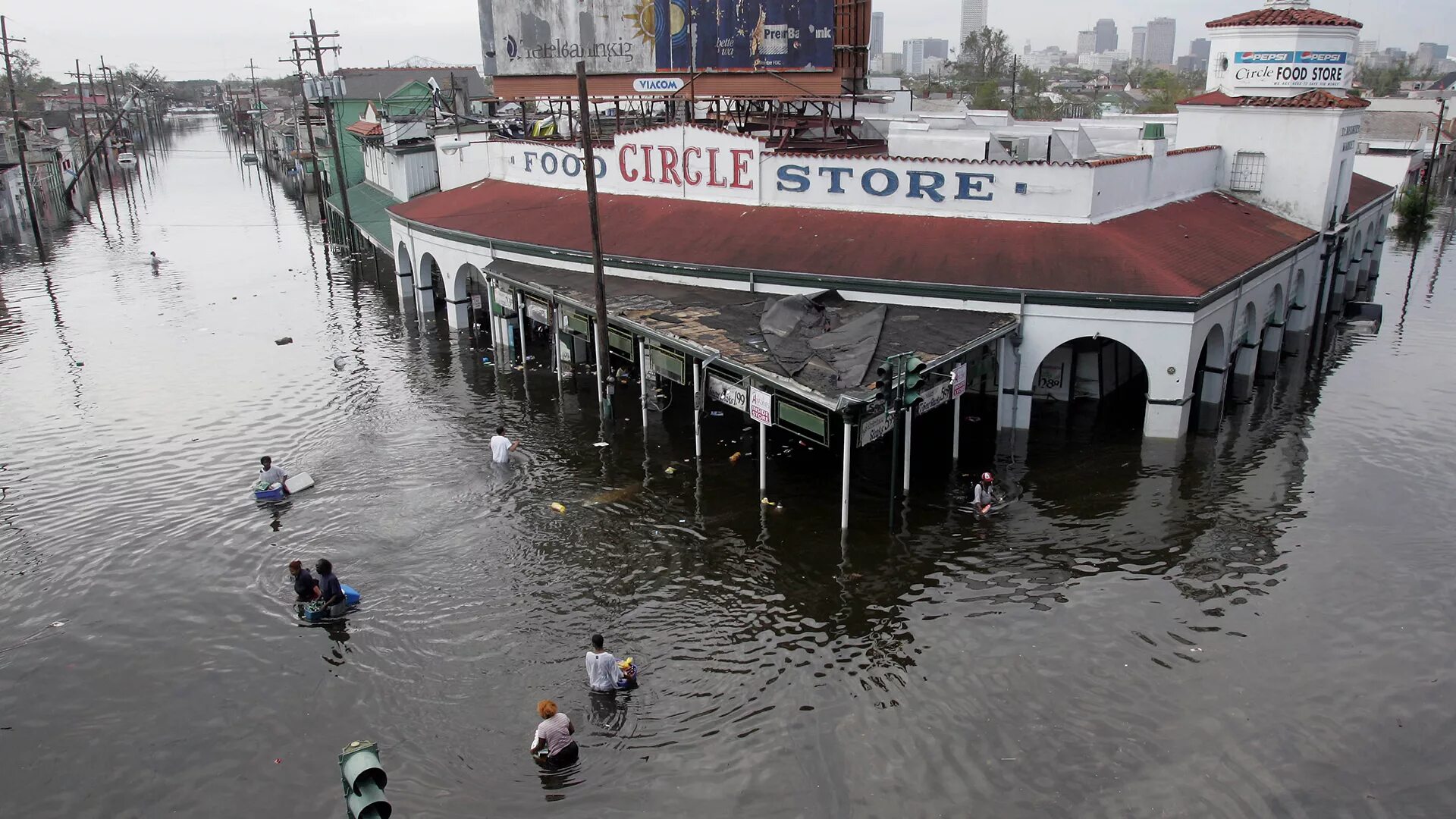 Луизиана катрина. Новый орлеан катрина в 2005. Ураган катрина 2005 новый орлеан. New orleans katrina. Ураган "катрина" в сша.