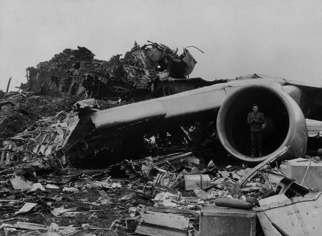 Авиакатастрофа боинг 747. Авиакатастрофа лос родеос 1977. тенерифе лос родеос катастрофа. авиакатастрофа на тенерифе 1977. аэропорт лос родеос катастрофа.