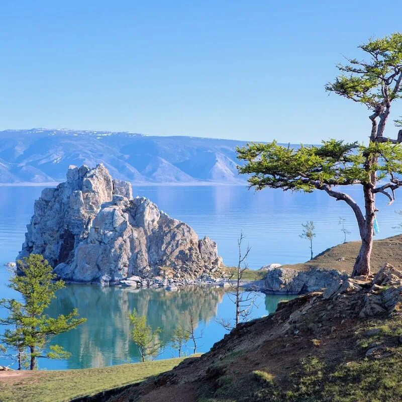 Большой остров байкала. Остров Ольхон на Байкале. Озеро Ольхон на Байкале. Озеро Байкал острова Ольхо. Озеро Байкал Хужир.
