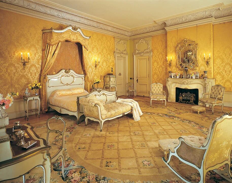 Ll room