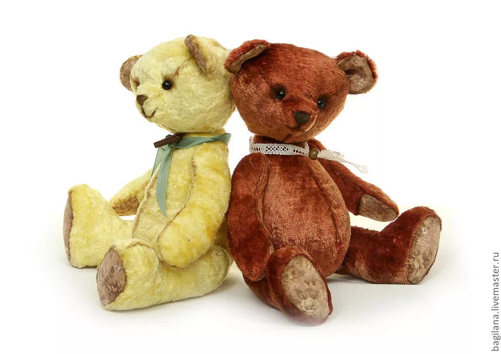 Мишки братишки брэмбелл. Мишки братишки мишки братишки. Мишки братик. Бра мишка. Мишка велюровая пряжа.