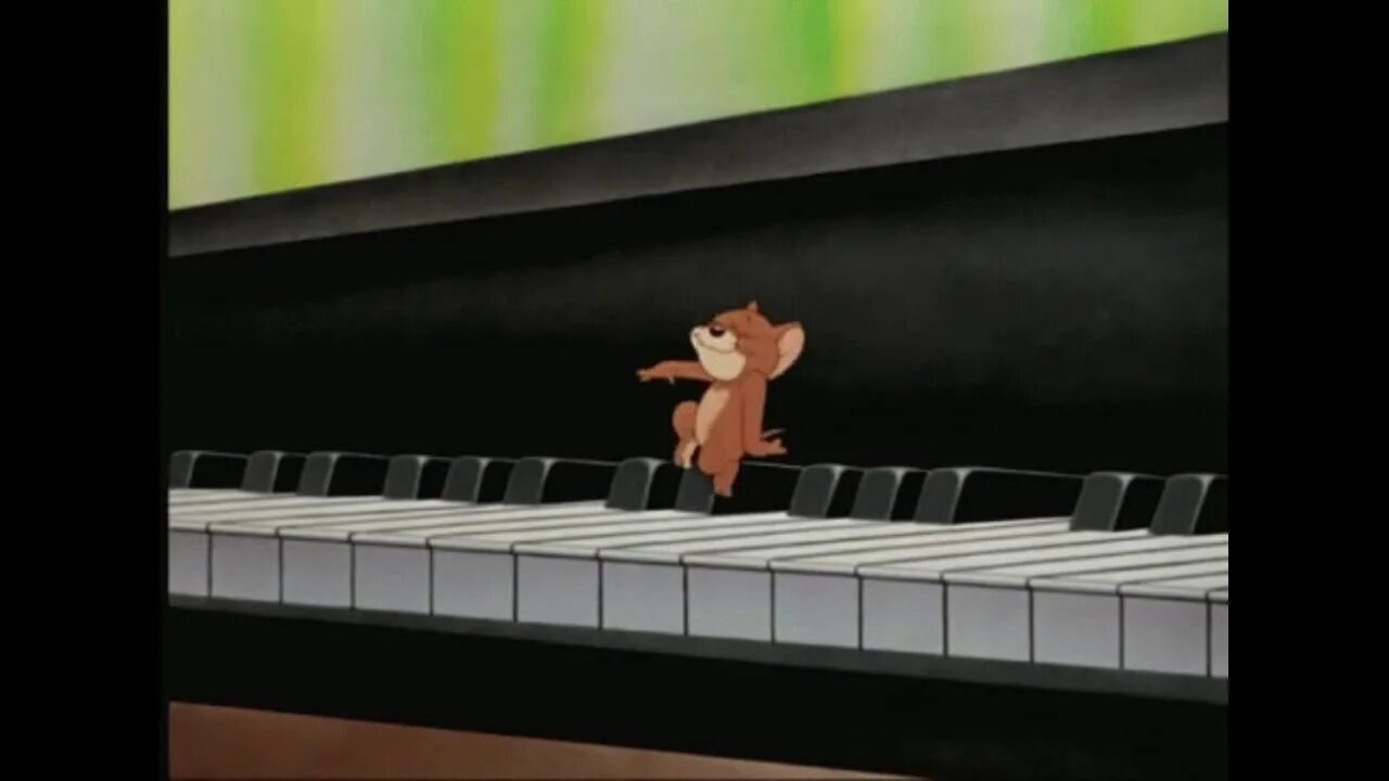 Tom plays piano. Том и Джерри пианино. Мышь на рояле. Мышь на пианино. Кот том пианино.