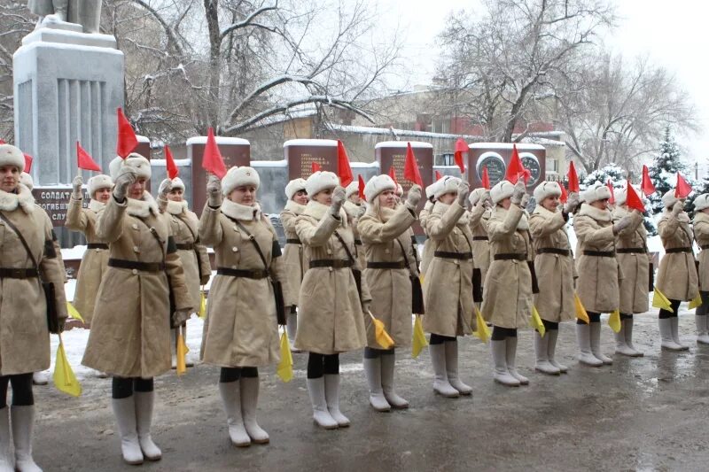 Сталинградская битва 1949 кадры. Военная форма сталинградской битвы. 1943. Сталинградская битва 1942-1943 зима. Военная форма регулировщицы.