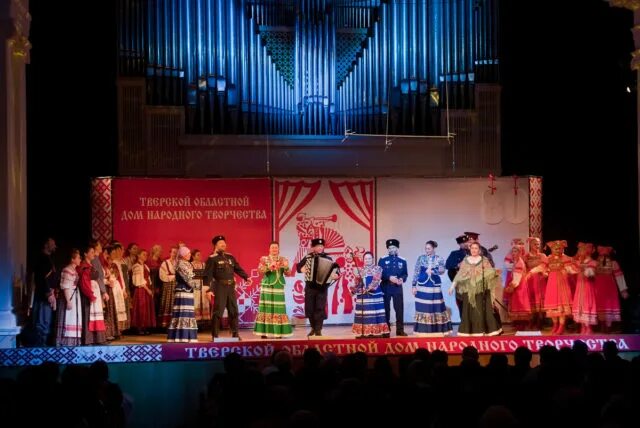 Дом народного творчества центральный. Д. В. Калуга кинотеатр центральный 80х. Дом народного творчества центральный.