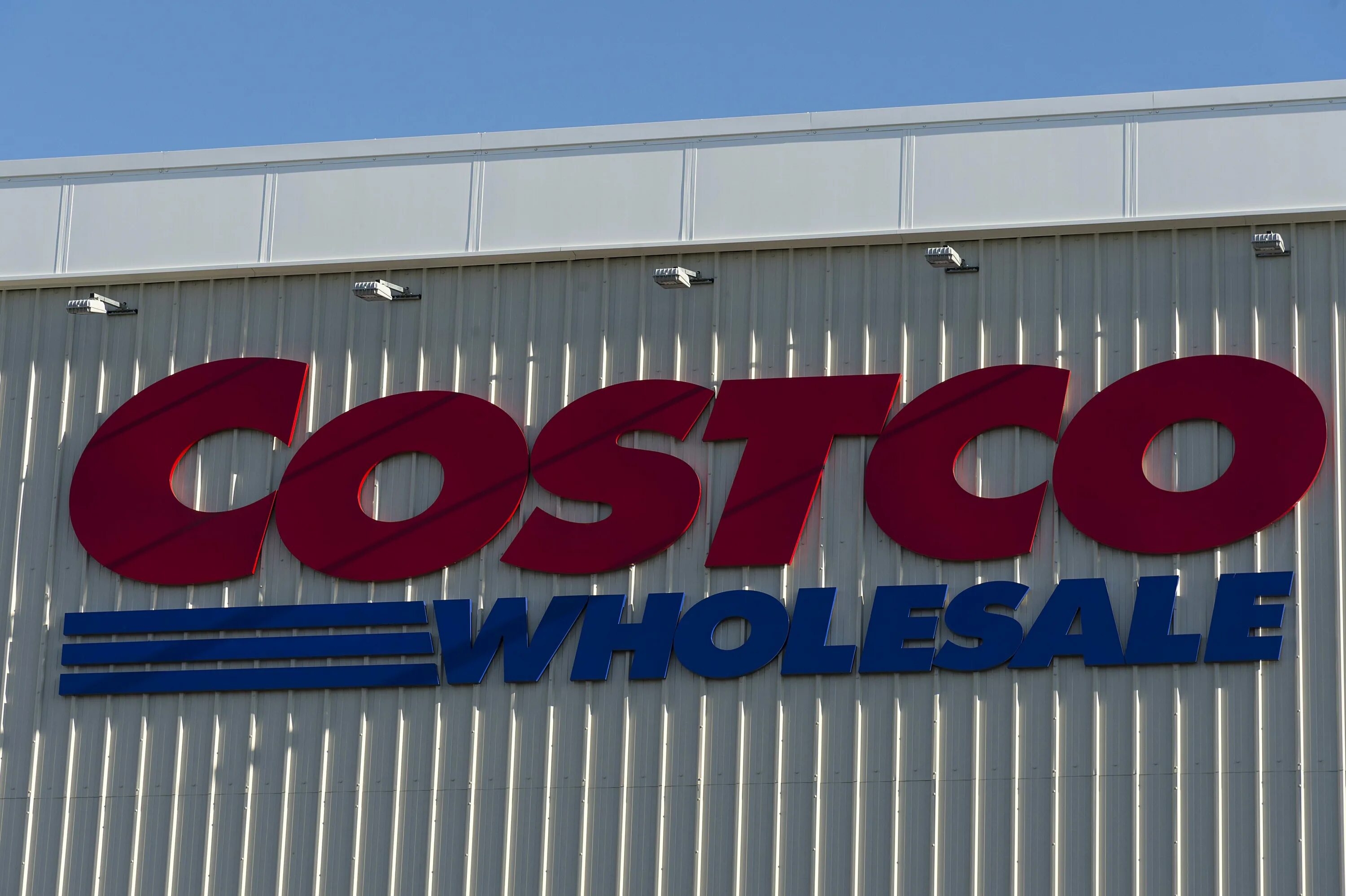 Store signs. Costco в России. Логотип Costco. Costco Canada logo. Карточка Костко.