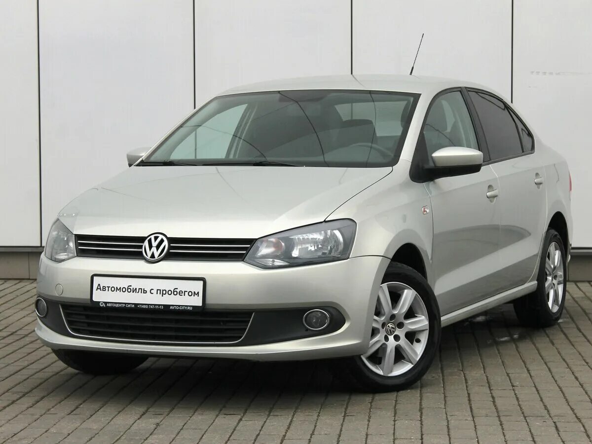 Vw polo 105 л с. Фольксваген поло 5 2010. Бежевая Фольксваген поло седан 2010. Polo 2010 1.6i саорн. Поло седан 2010.