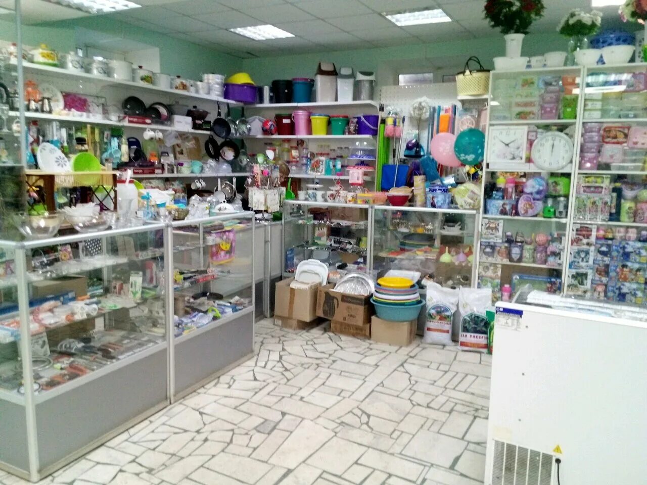 Хозтовары чебоксары. Хозтовары пр ленина 57. Вывеска стройхозтовары. Посуда на нижегородской чебоксары. Ул ленинского комсомола 58 чебоксары.