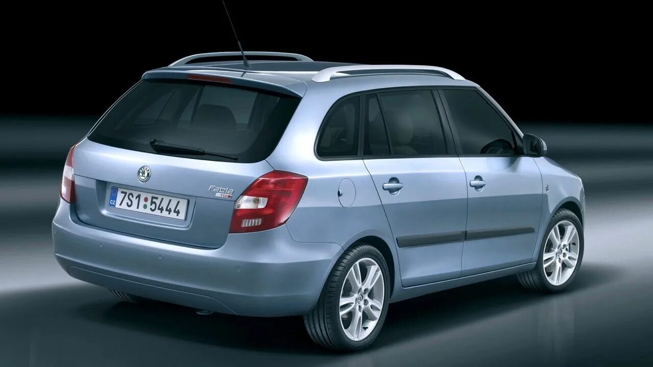 Шкода Фабия универсал 1.4. Шкода Фабия универсал 2008. Skoda Fabia универсал зад. Шкода Фабия 1998 универсал. Шкода фабия 1 универсал