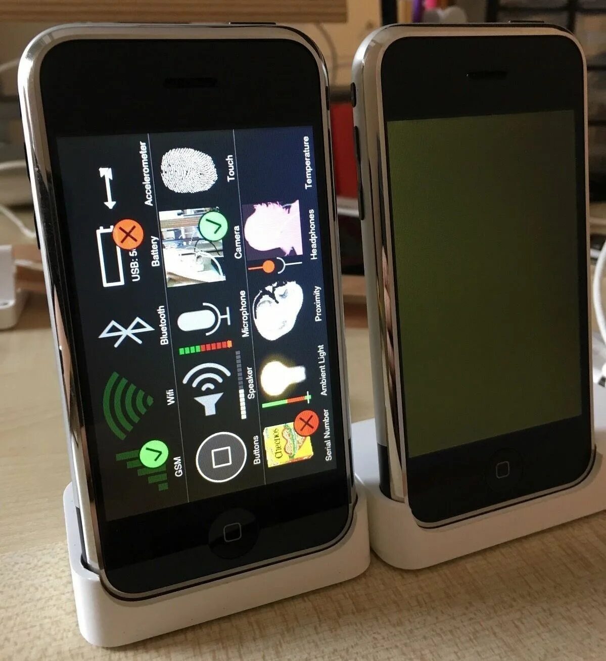 Первый iphone год выпуска. Iphone 2007. Apple iphone 1. Айфон 1g. Iphone 1 поколения.