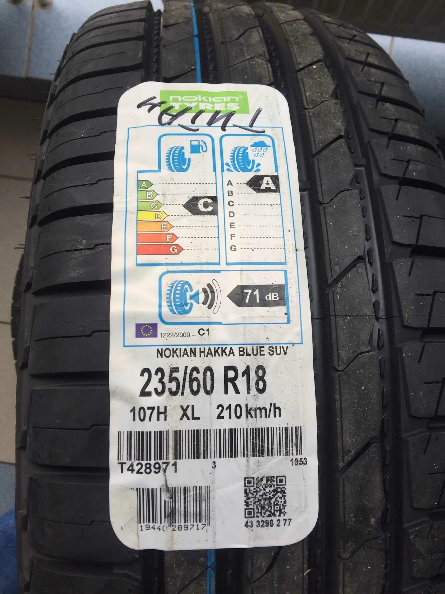 Nokian hakka blue 225/50 r17. Nokian tyres hakka blue отзывы. Nokian hakka blue 3. Nokian hakka blue 2. Hakka blue 3 215 55 16.