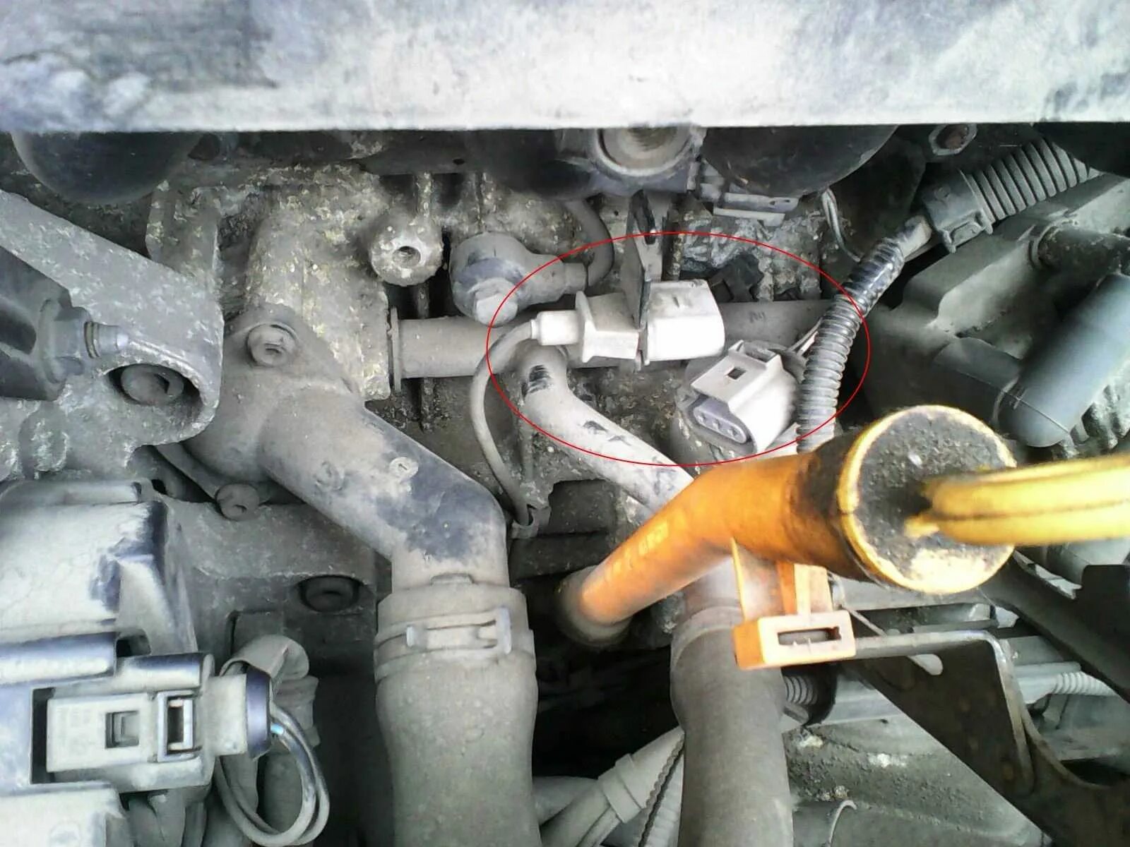 Ауди q5 датчик холостого хода. Обороты двигателя 1. Датчик курсовой устойчивости шкода октавия. Skoda октавия тур датчик оборотов двигателя. Ауди q5 датчик холостого хода.