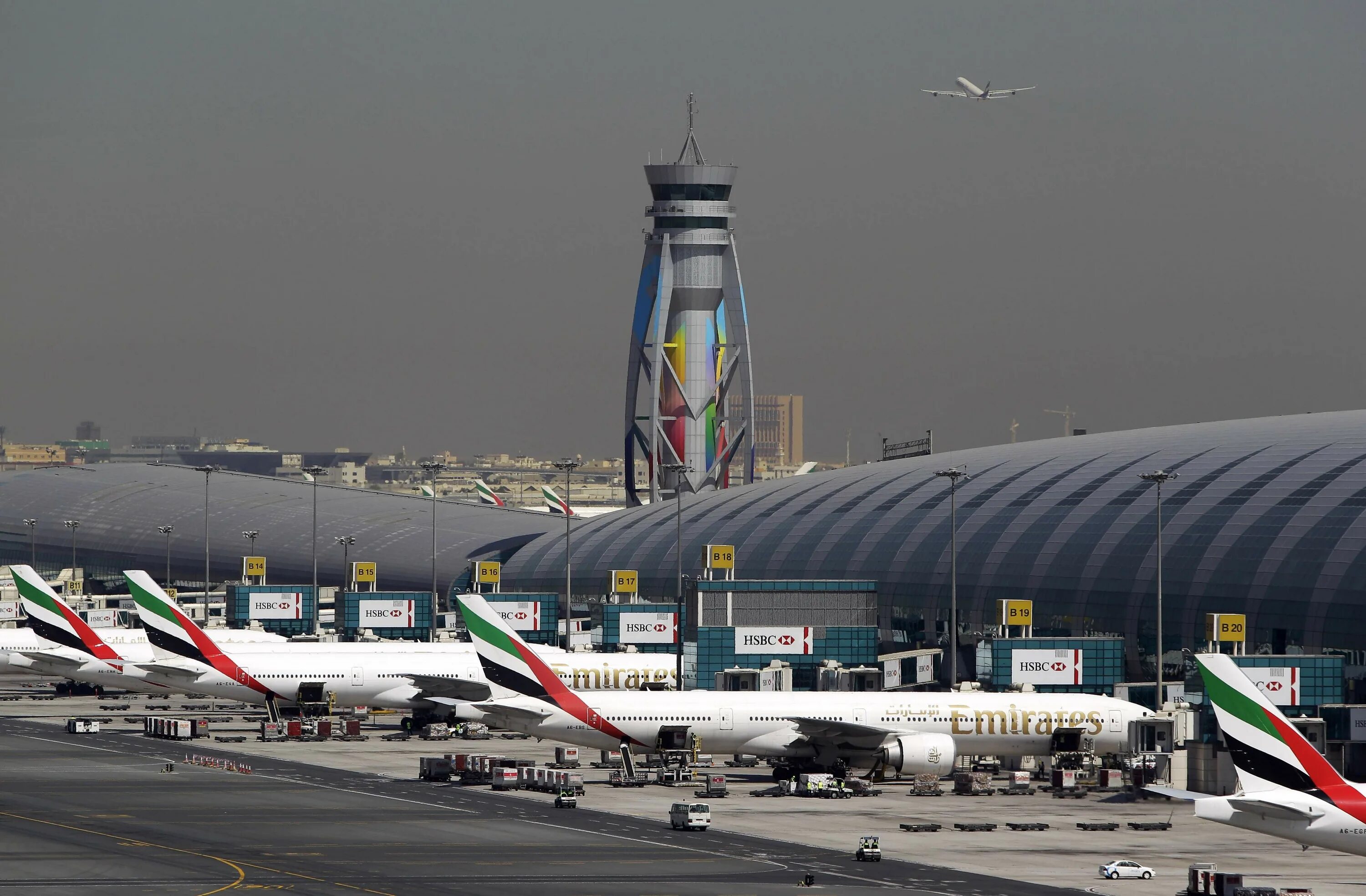 Арабские эмираты аэропорты международные. Международный аэропорт Дубай (ОАЭ). Аэропорт Дубай International. III Международный аэропорт Дубай. DXB 1 аэропорт Дубай.