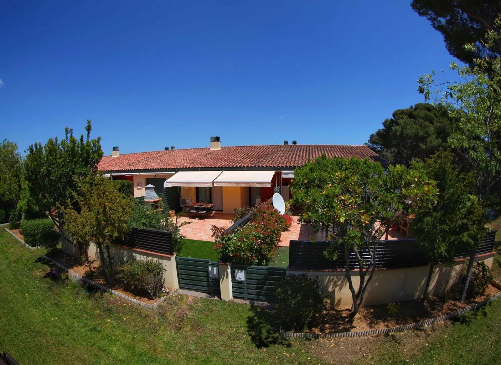 Деревня агафоново. Дача в подмосковье. Горизонт патио отель новосибирск. , одинцовский р-н, агафоново. Сосновый бор речка воронеж.