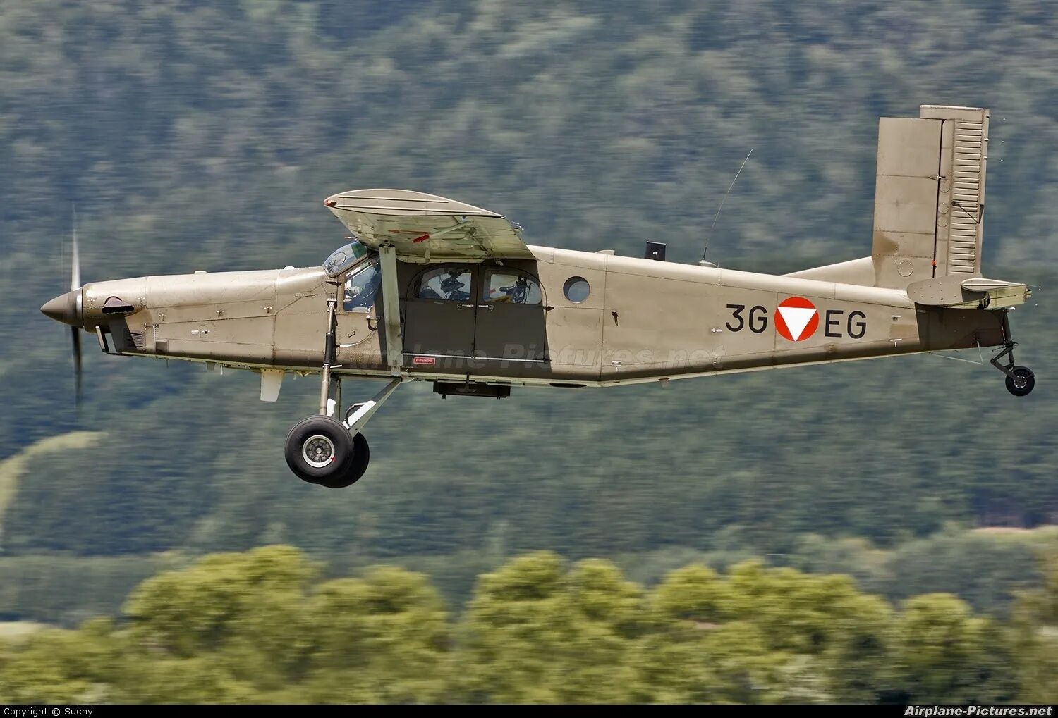 Самолет пилатус рс-6. Самолет пилатус рс-6. Pilatus pc-6 porter cockpit. Самолёт пилатус пс-6. Pilatus pc-6.