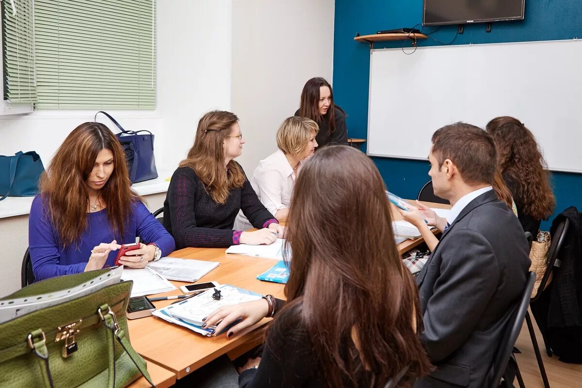 Divelang классы. языковая школа divelang изнутри. школа иностранных языков divelang. школа divelang корейский язык. языковая школа divelang изнутри.