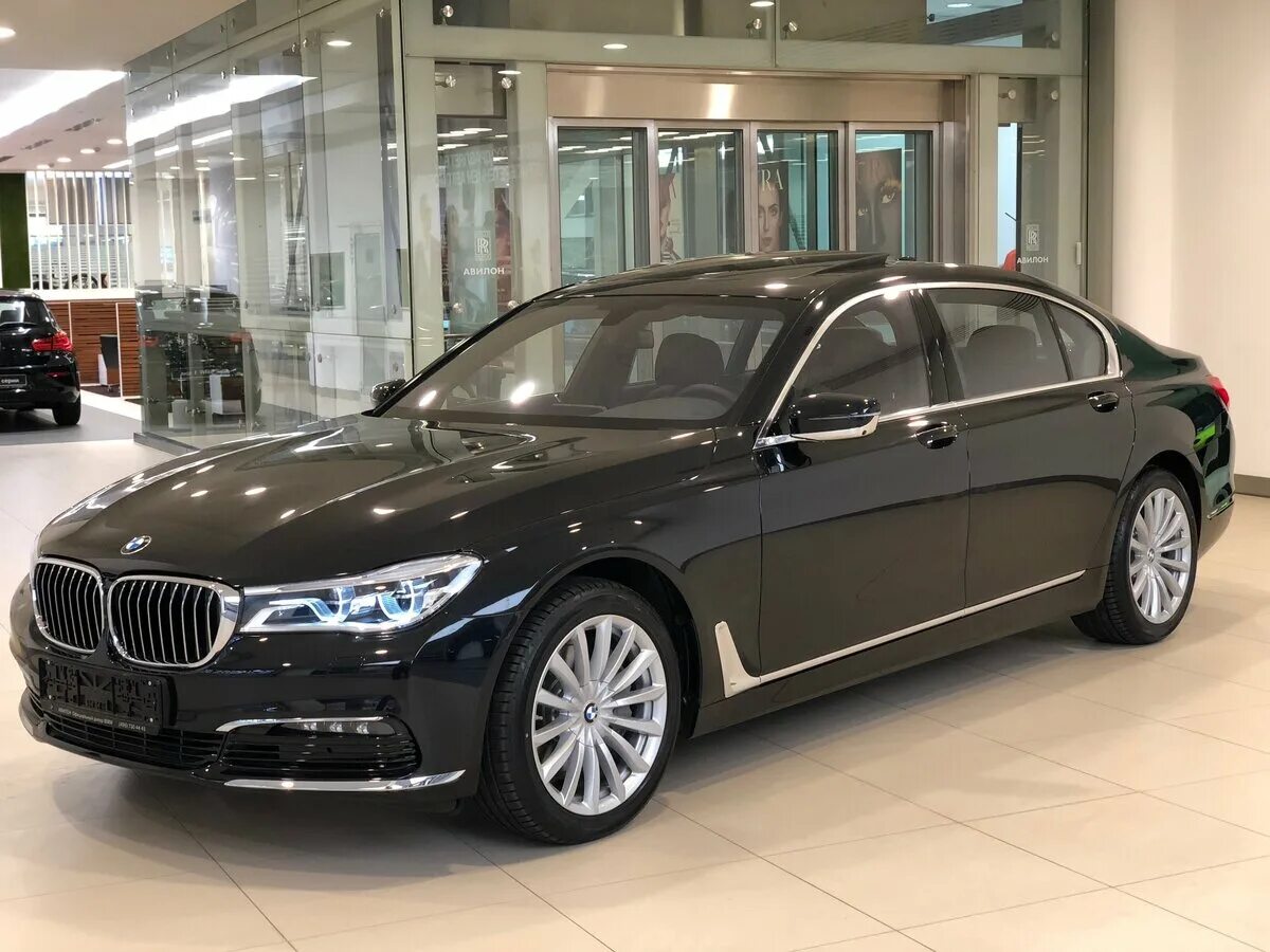 Купить машину за 1000000 рублей. BMW 750li g12. БМВ 750 li XDRIVE. BMW 750li XDRIVE. BMW 750 XDRIVE.