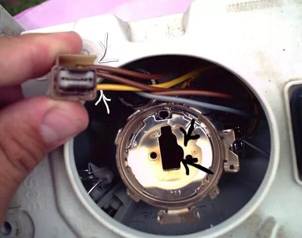 Лампа ближнего света хонда аккорд 7. Как правильно установить лампы h1. Лампа рено дастер ближний свет. Как правильно установить лампы h1. Ваз 2110 ближний ксеноновые лампочки.