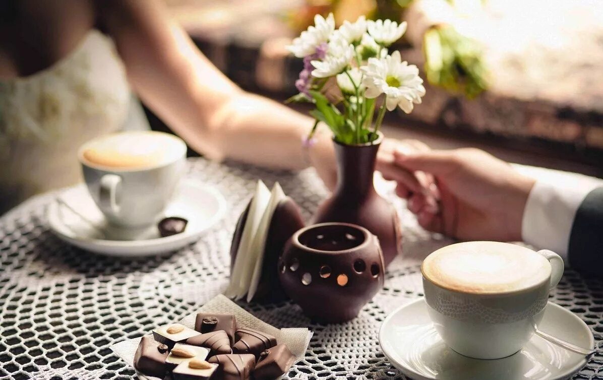 Чай романтика. Романтическое чаепитие. Утренний кофе на двоих. Кофе романтика. Чашка кофе вдвоем.