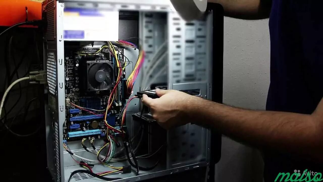 Техобслуживание компьютера. Техобслуживание компьютера. Мастер по ремонту компьютеров. Обслуживание пк. Компьютерный мастер.