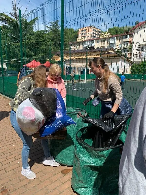 сборы в сочи. сборы в сочи. сбор мусора. репортаж футбольного матча. топливный сбор сочи.