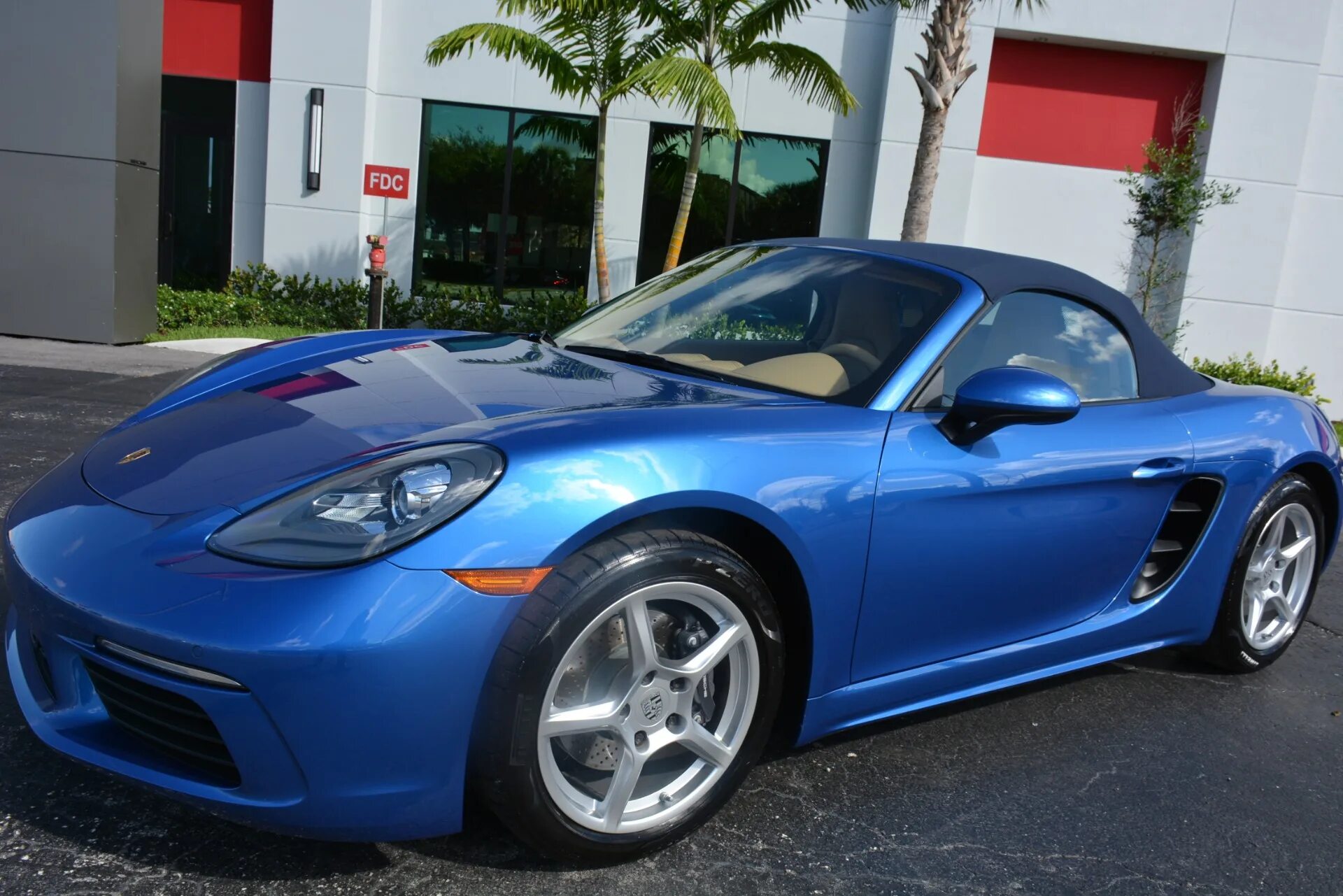 Порше 911 цвет графит. Краска porsche. Aqua blue metallic porsche. Краска porsche. Порше 996 голубой.
