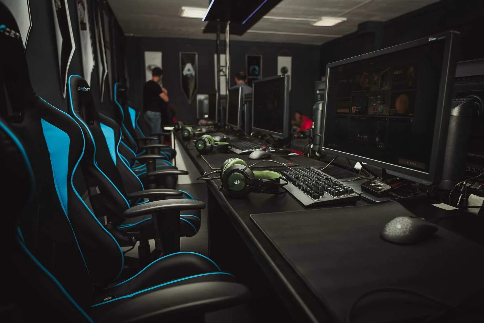 Компьютерный киберспорт. Киберспортивный лагерь first cyber. dota 2 camp кибер лагерь. 1 киберспортивный лагерь. первый детский киберспортивный лагерь.